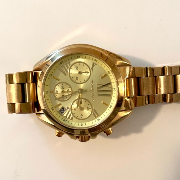 Micheal Kors Gold Watch - Picture 3 of 3
